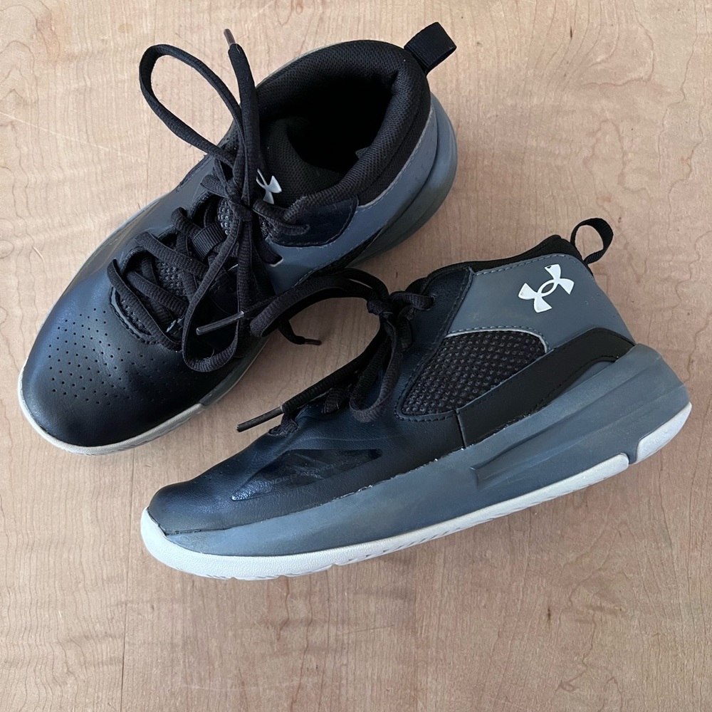 Under Armour Black and Gray Basketball Sneakers